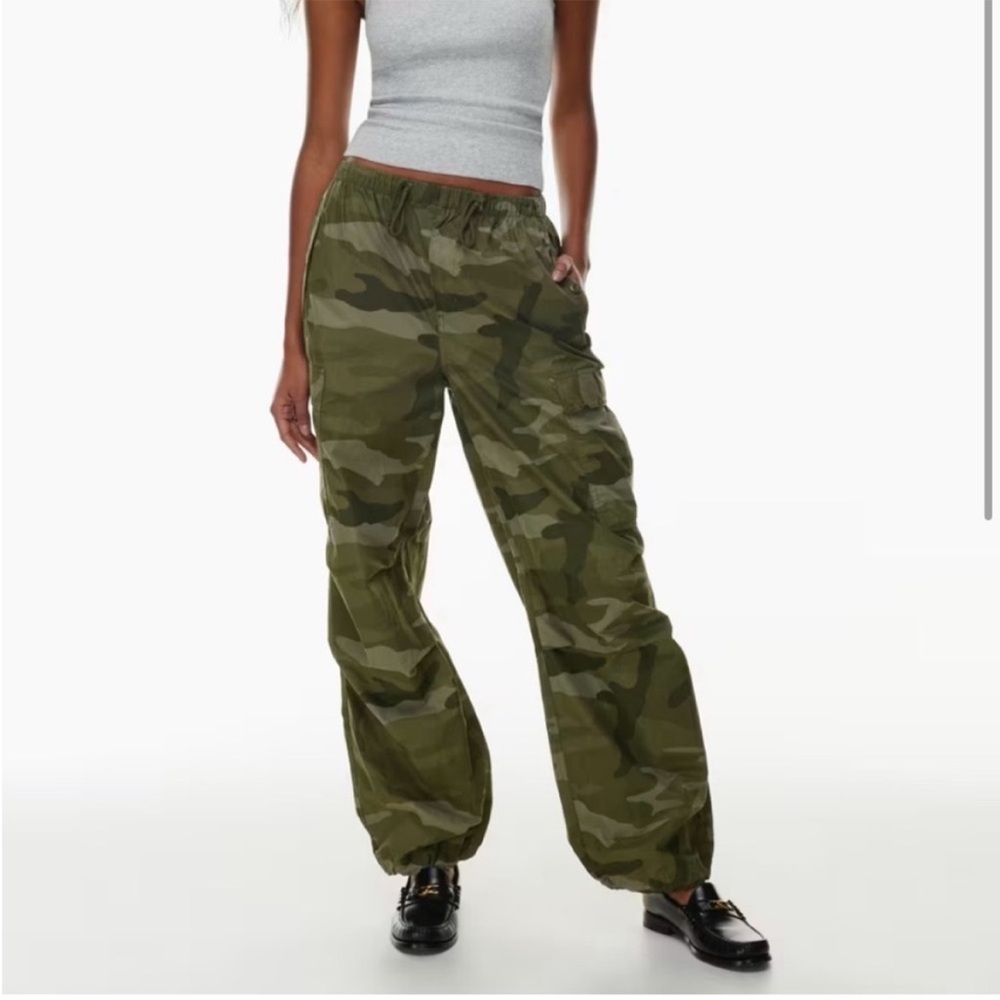 ARITZIA TNA Squad Parachute Pants - XXS